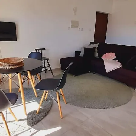 Mellroos Place Aqua 8 Apartment *