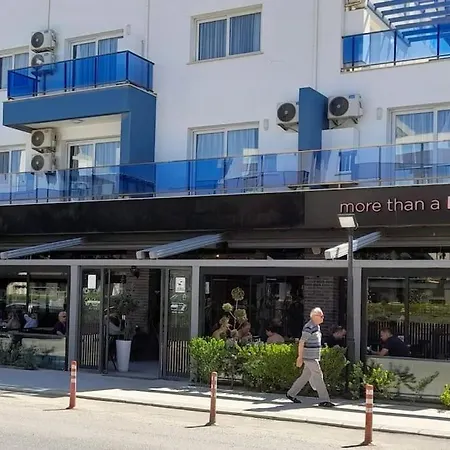 Mellroos Place Aqua 8 *